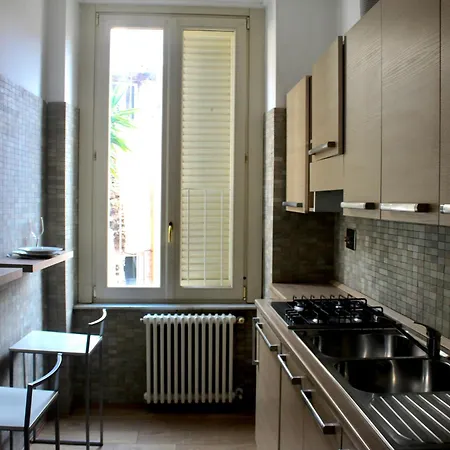 House Trevi Fountain * Rom